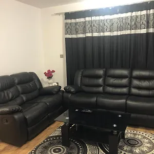 Luxury Kingsize Bedroom With Private Bathroom Homestay Northolt (Greater London)